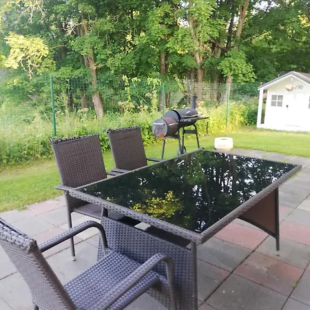 Tiigiuku Nyaraló Vesneri